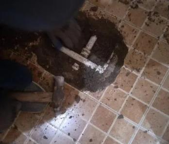 君山卫生间漏水维修公司为您分享下卫生间渗水如何处理及注意事项
