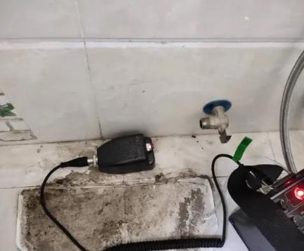 君山屋顶漏水维修公司分享下卫生间漏水的危害及解决方法